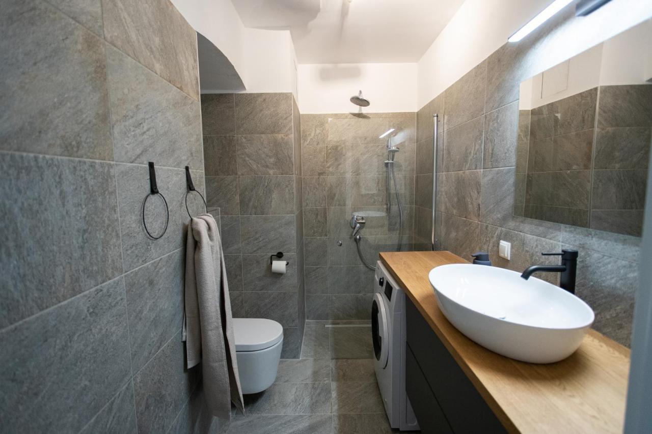 Stilvolle Wohnung Mit Ruhig Gelegenem Balkon Wenen Buitenkant foto