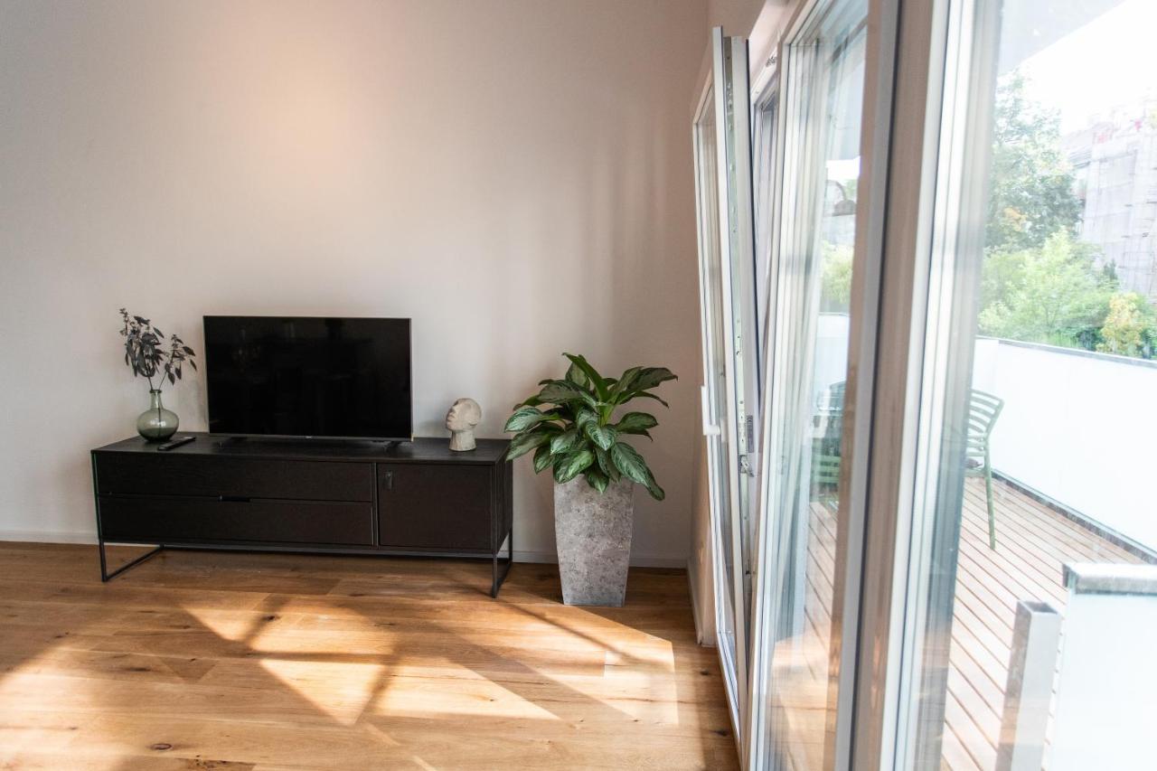Stilvolle Wohnung Mit Ruhig Gelegenem Balkon Wenen Buitenkant foto